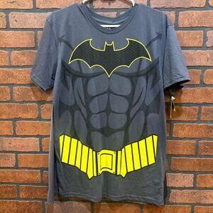Batman Cosplay T-Shirt with Cape - Men's Medium - New Halloween